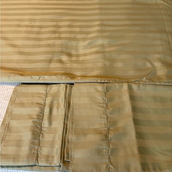 Full/Queen Duvet Cover with 2 pillow cases from the Collection by Charter Club